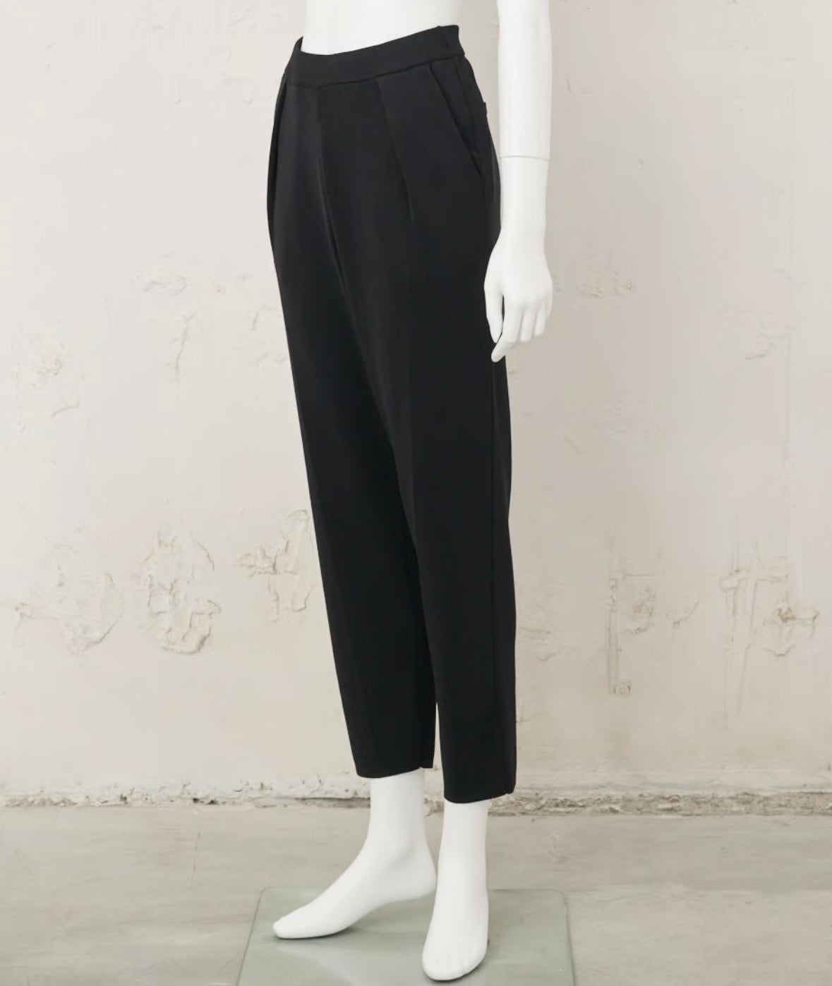 ニットテーパードパンツ