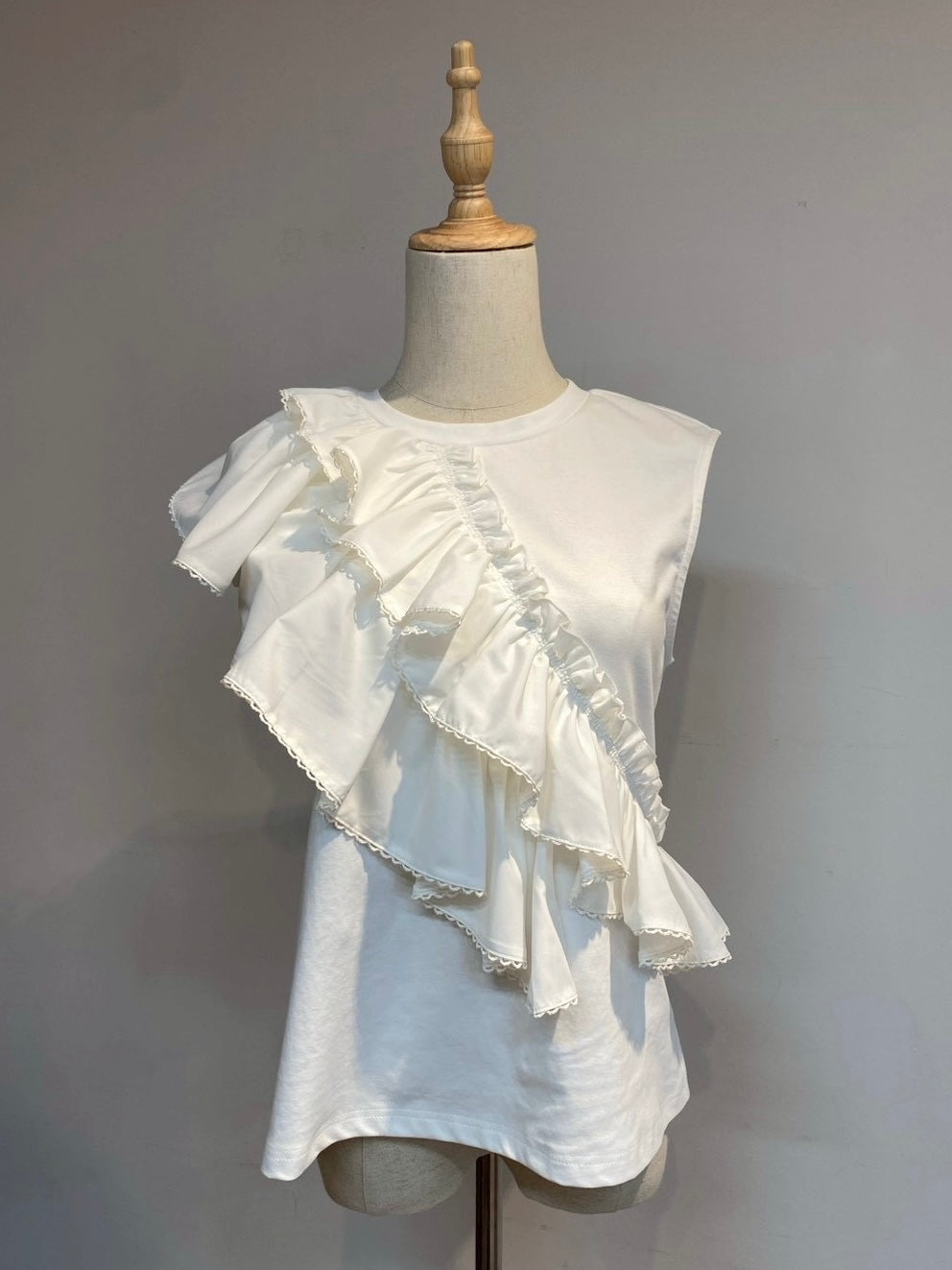 【New Arrival】ラウンドフリルアシメカットトップス