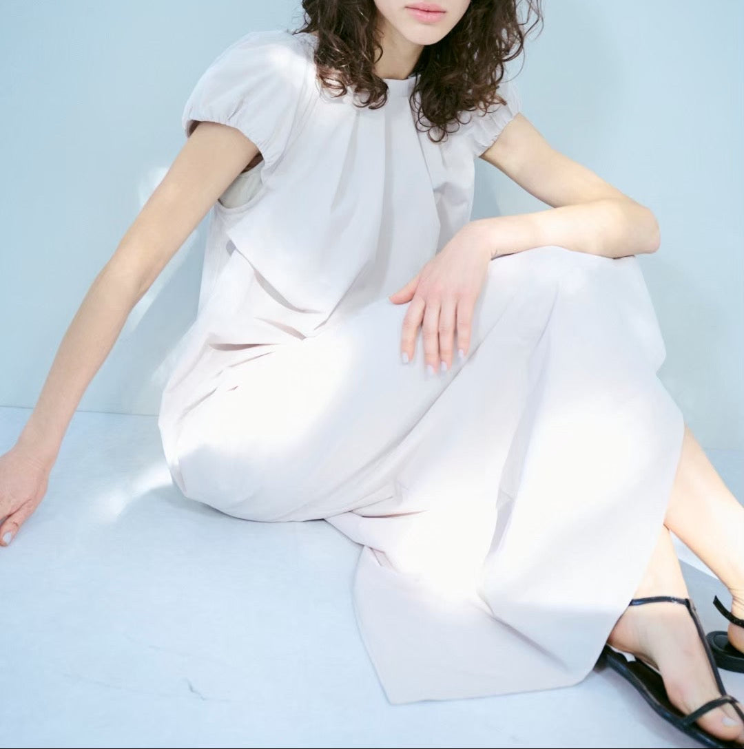 タックドレープストレートワンピース