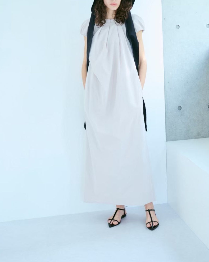 タックドレープストレートワンピース