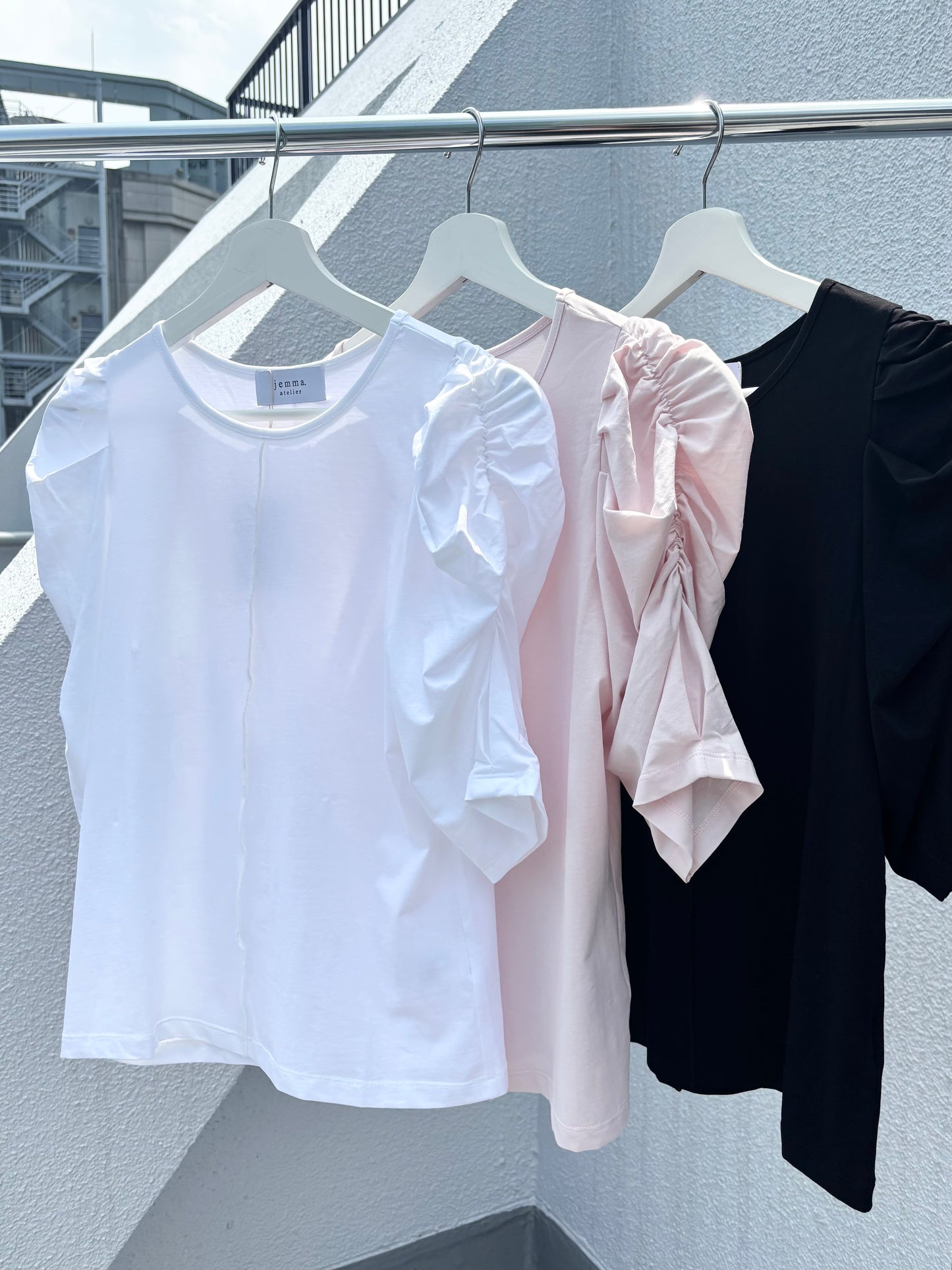 【New Arrival】シャーリングパフスリカットトップス