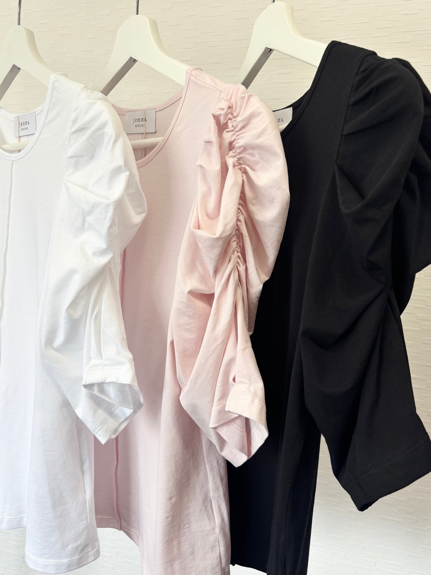 【New Arrival】シャーリングパフスリカットトップス