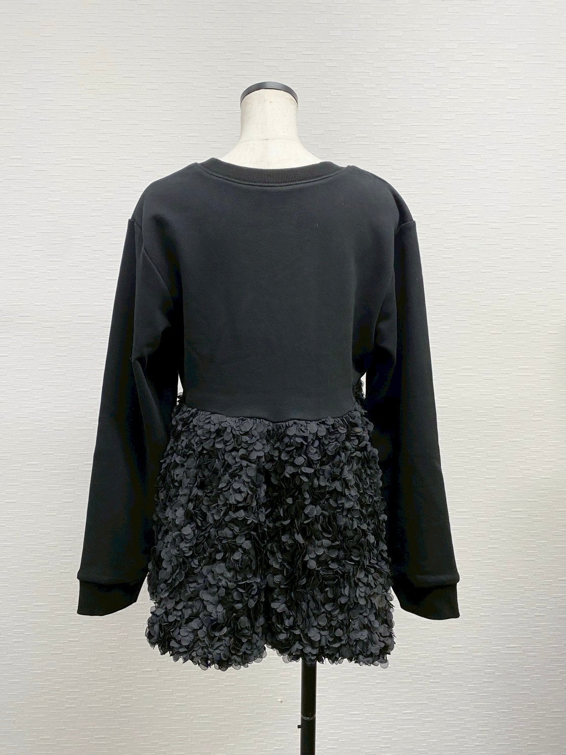 【New Arrival】ボリュームフリルスウェットトップス