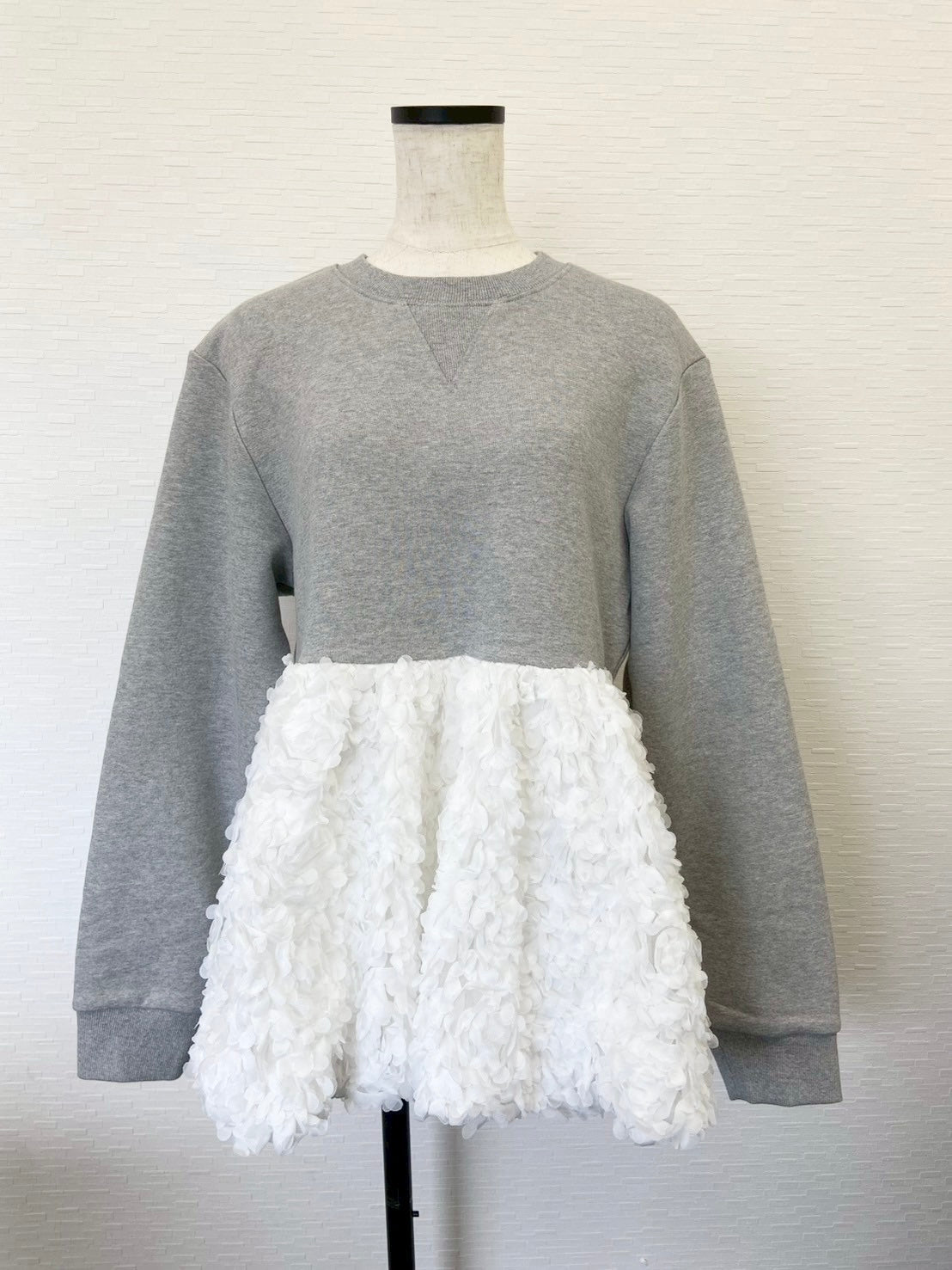 【New Arrival】ボリュームフリルスウェットトップス