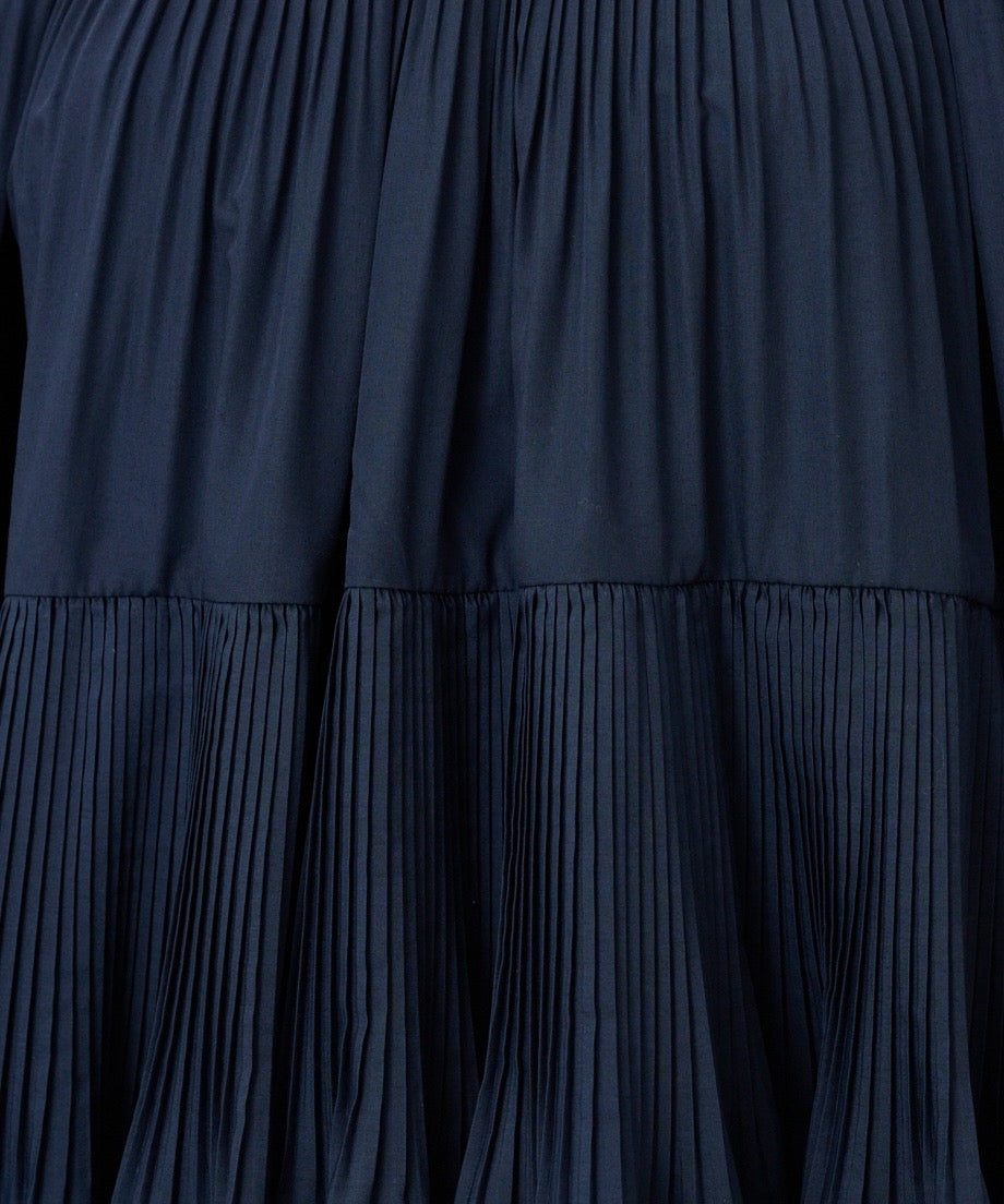 プリーツブラウス