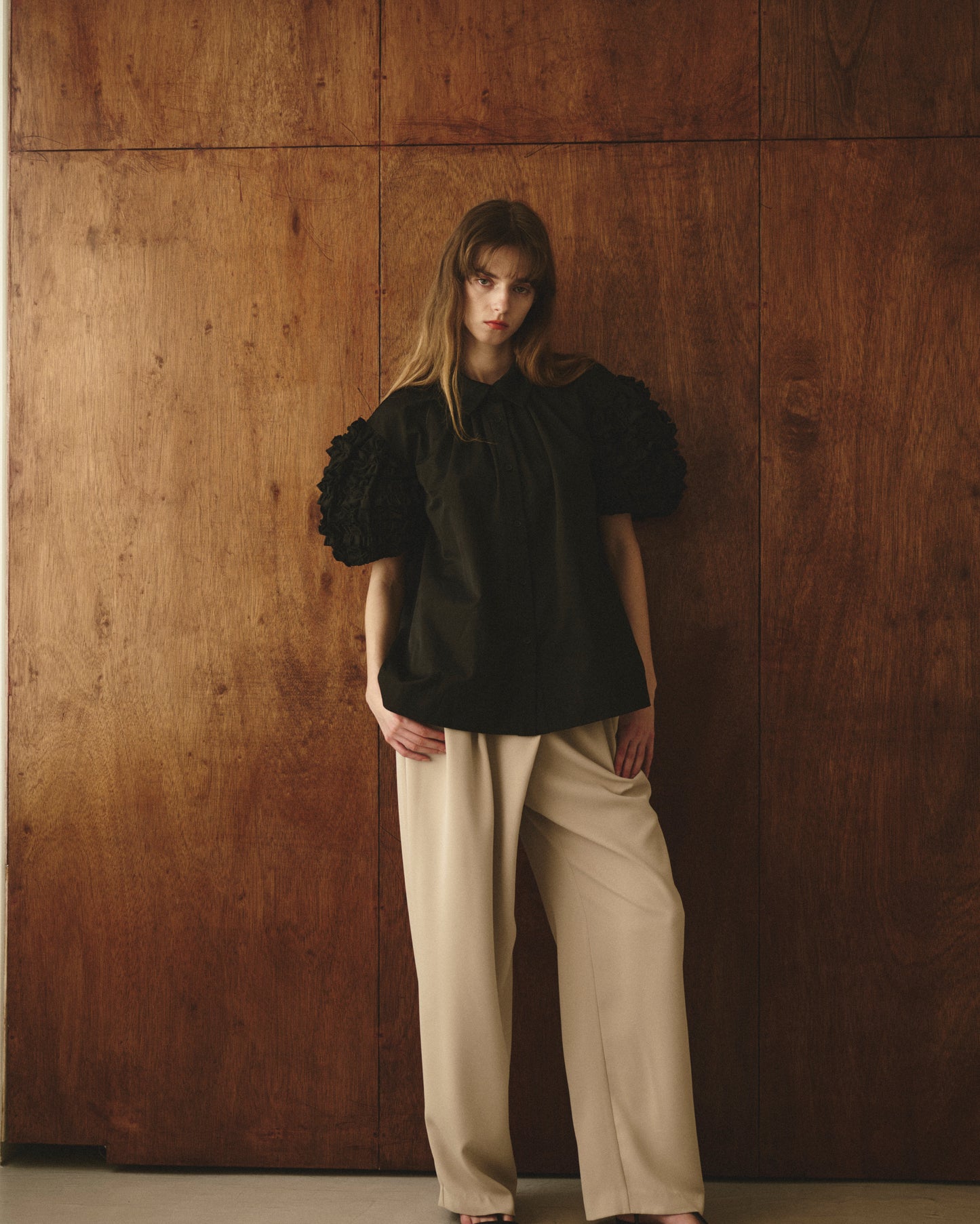 ギャザーフリル ブラウス レディース 白 半袖 上品 きれいめ バルーンスリーブ 通勤