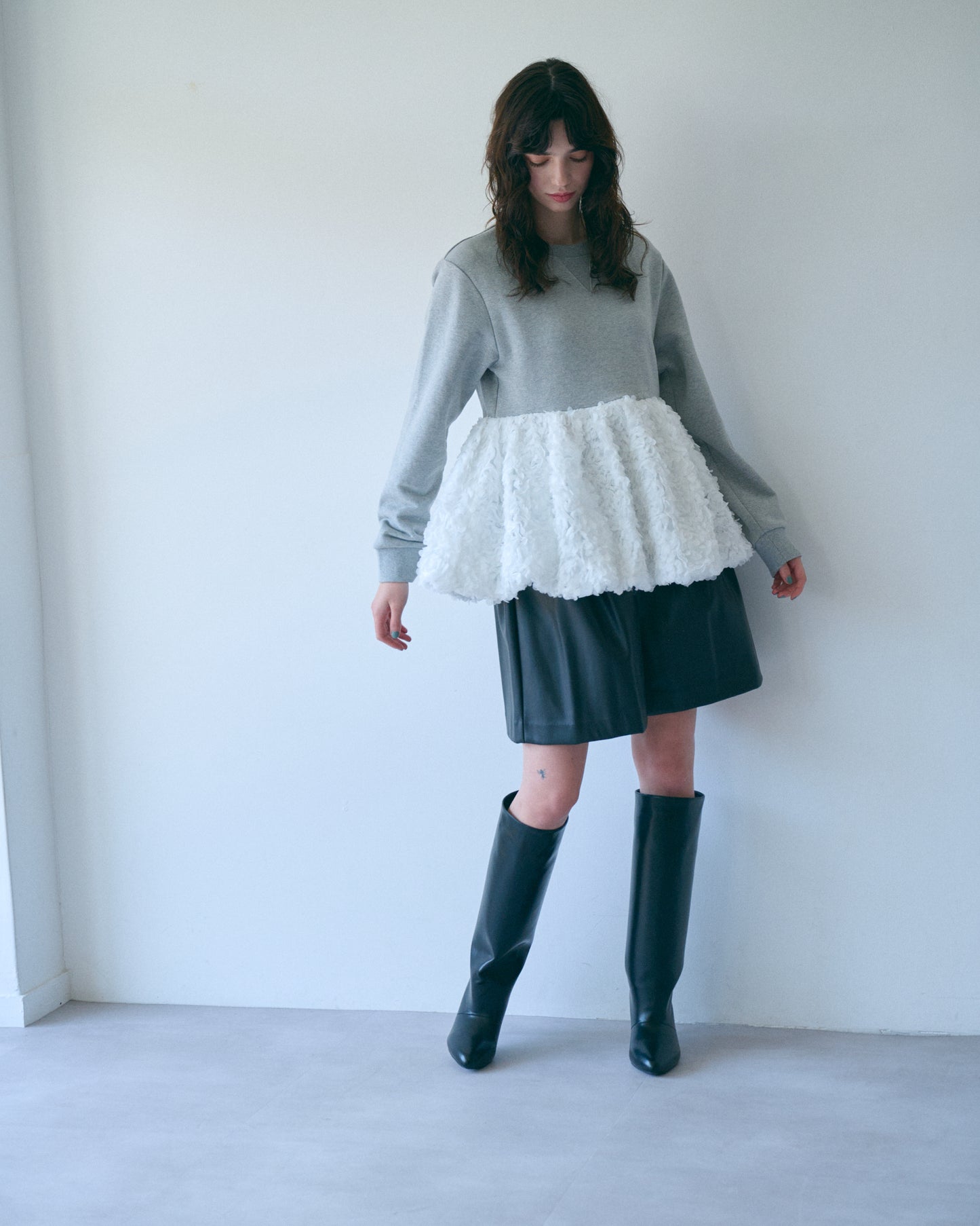 【New Arrival】ボリュームフリルスウェットトップス