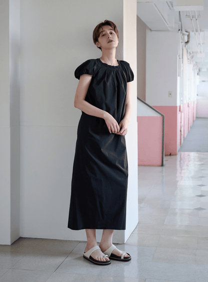 タックドレープストレートワンピース