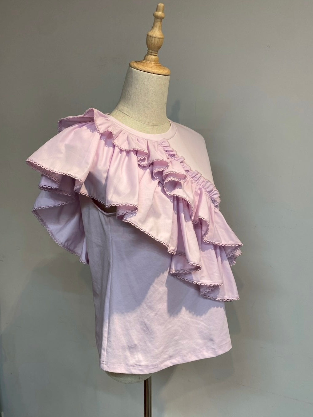 【New Arrival】ラウンドフリルアシメカットトップス