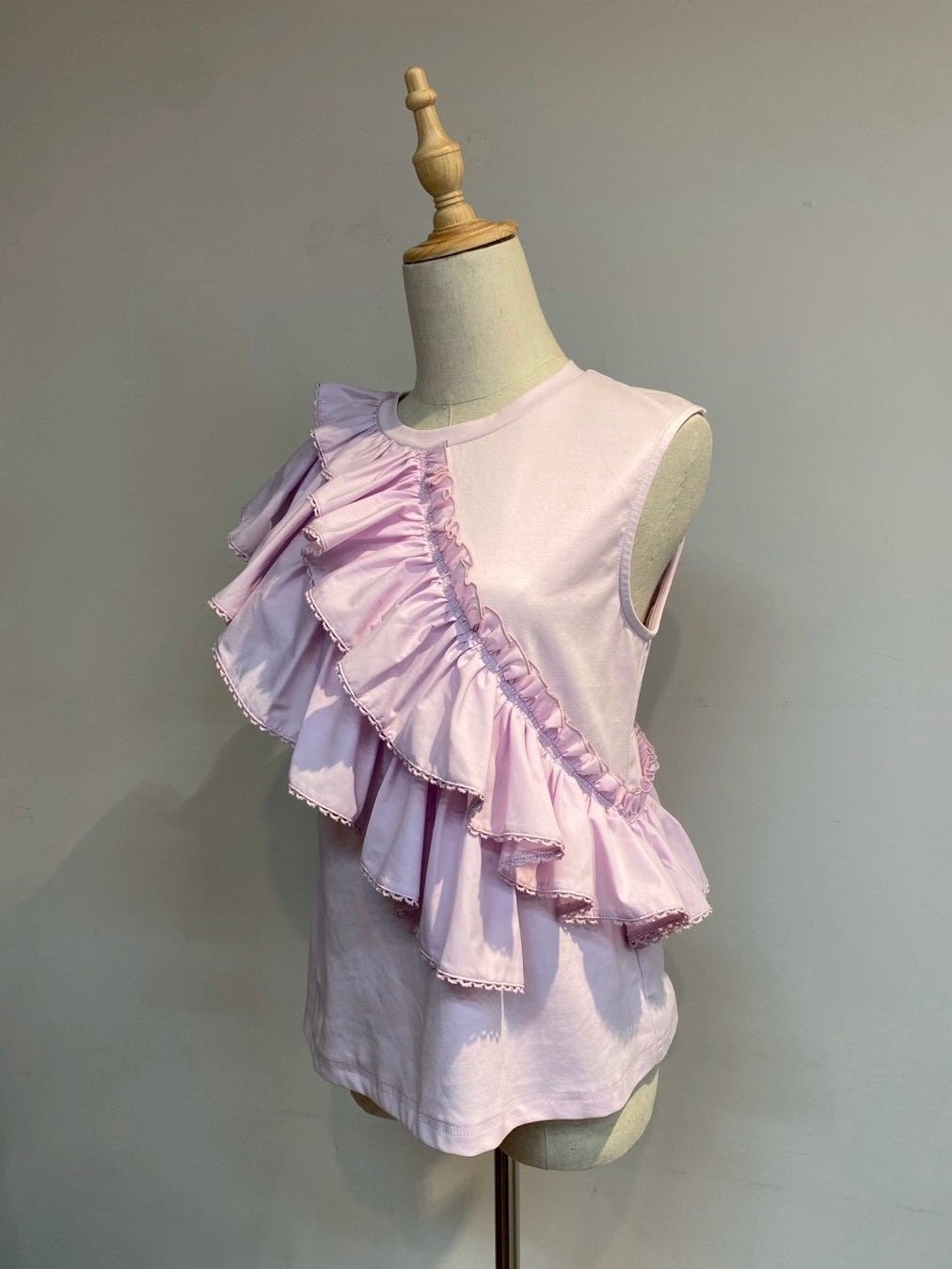 【New Arrival】ラウンドフリルアシメカットトップス