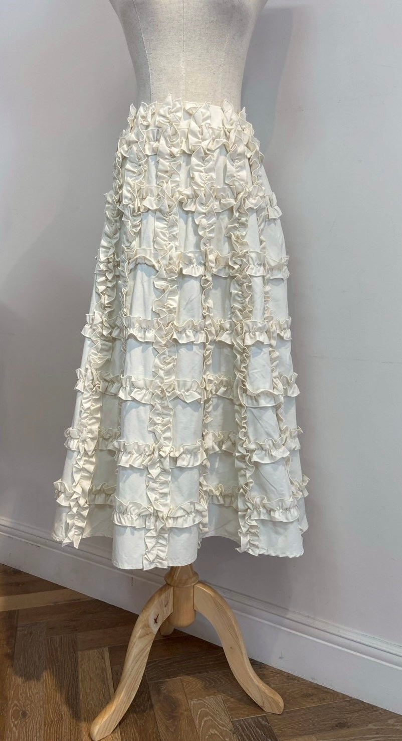 ロングスカート ギャザーフリル フレアスカート レディース 立体デザイン 綿ナイロン デニムスカート 上品 きれいめ モード ワントーンコーデ 体型カバー 春夏コーデ エレガントスタイル