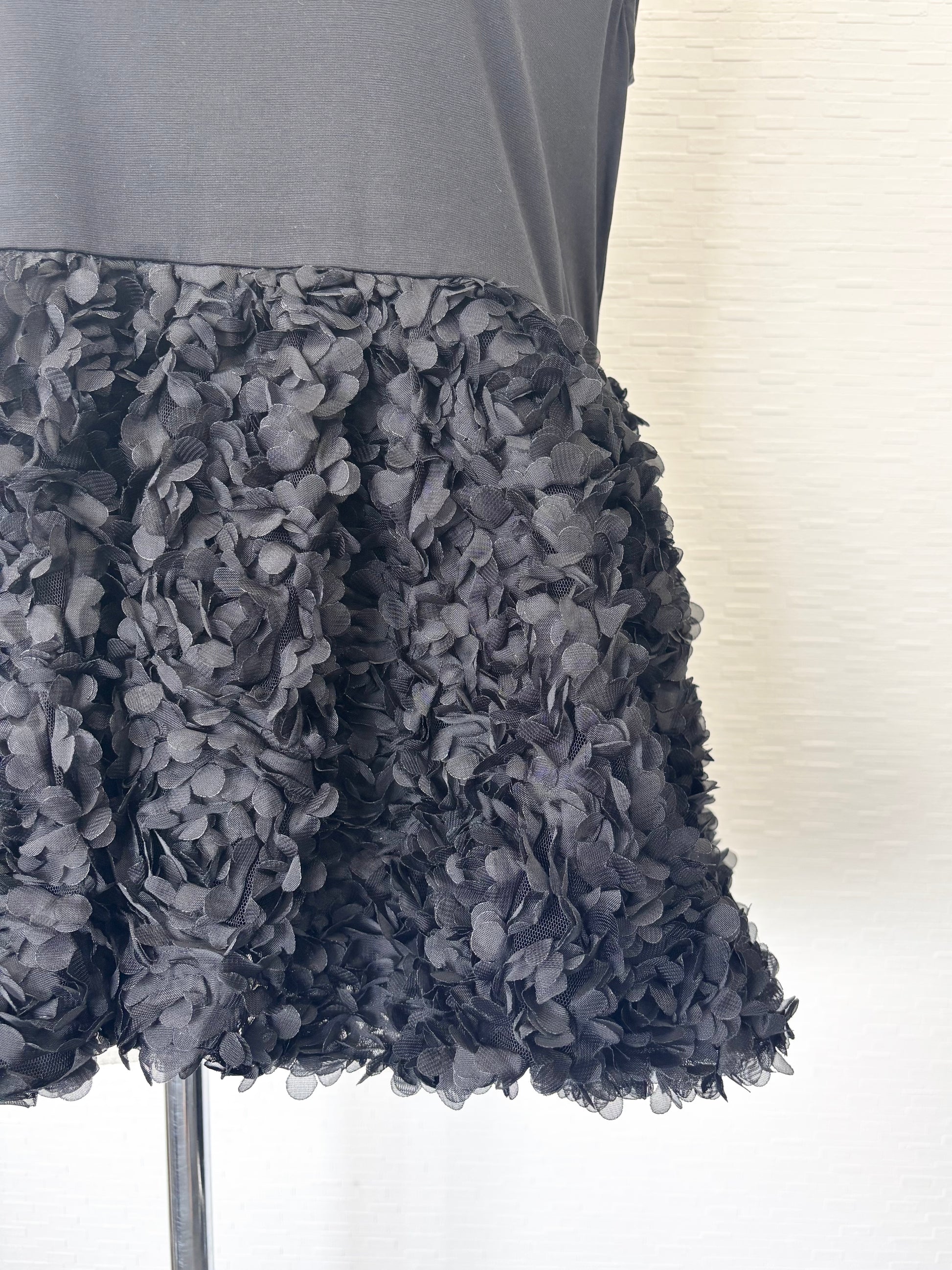 New Arrival】ボリュームフリルバルーンカットトップス – jemma