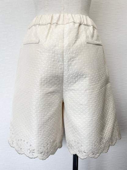 エンブロイダリーヘムショートパンツ
