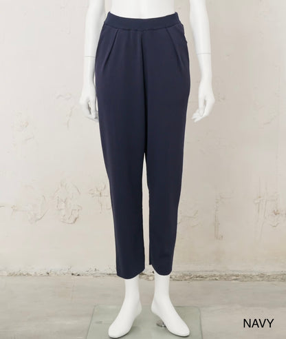 ニットテーパードパンツ