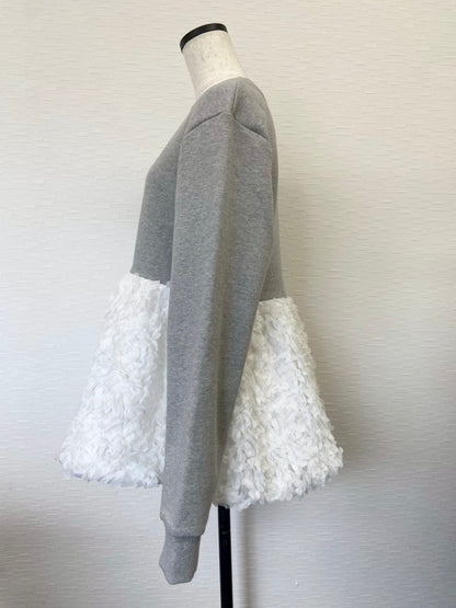 【New Arrival】ボリュームフリルスウェットトップス