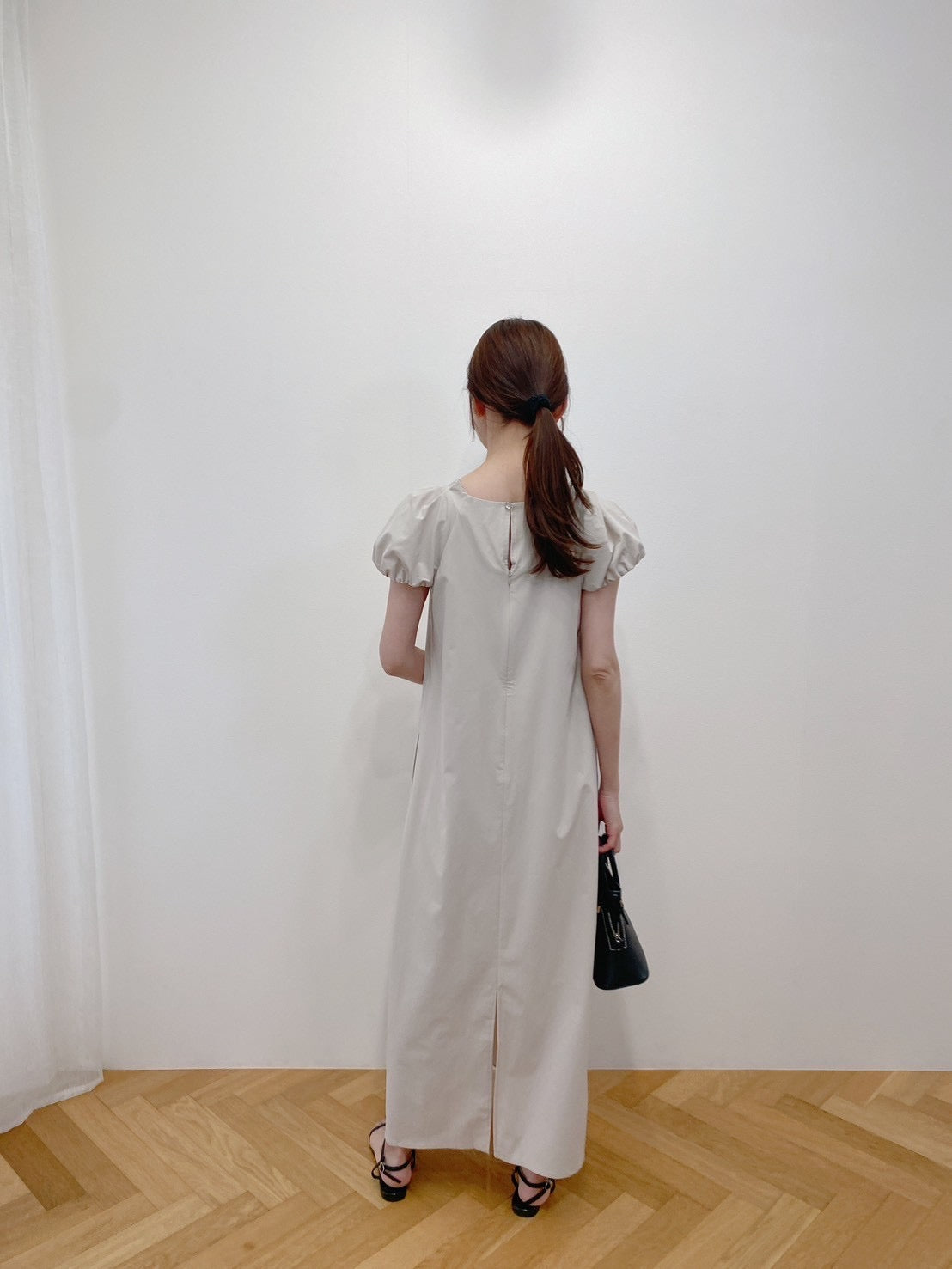 タックドレープストレートワンピース