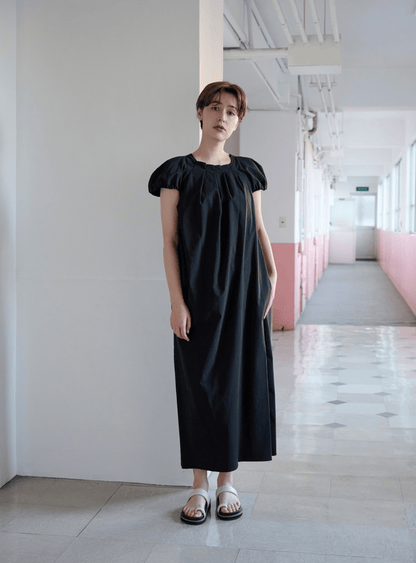 タックドレープストレートワンピース