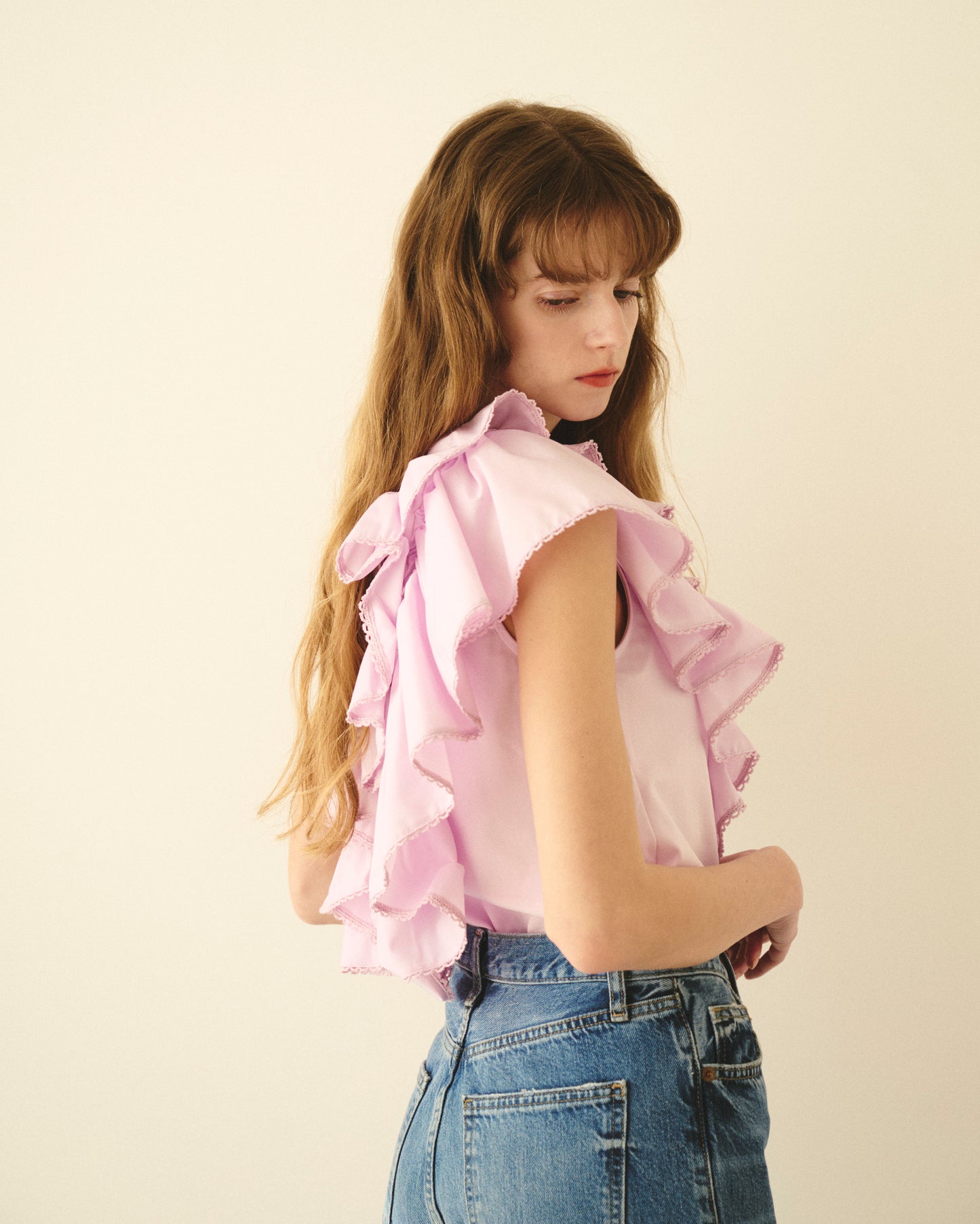 【New Arrival】ラウンドフリルアシメカットトップス