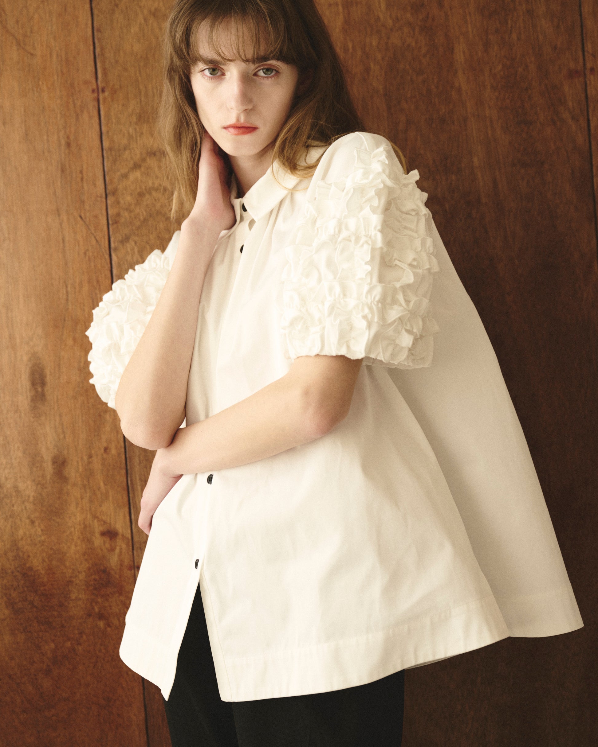 ギャザーフリル ブラウス レディース 白 半袖 上品 きれいめ バルーンスリーブ 通勤