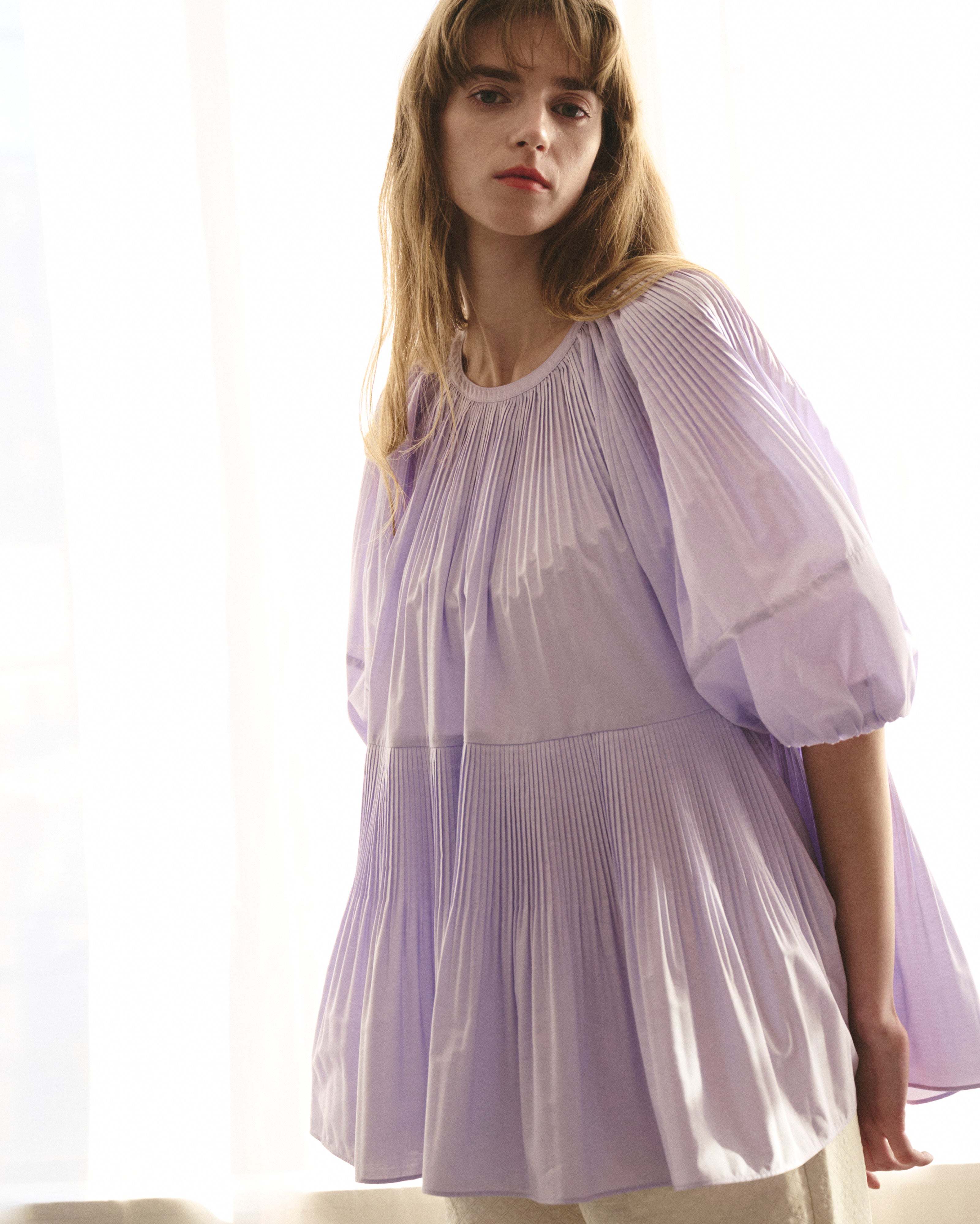 jemma.atelier バルーンスリーブプリーツチュニックブラウス　ベージュ tops – jemma.atelier