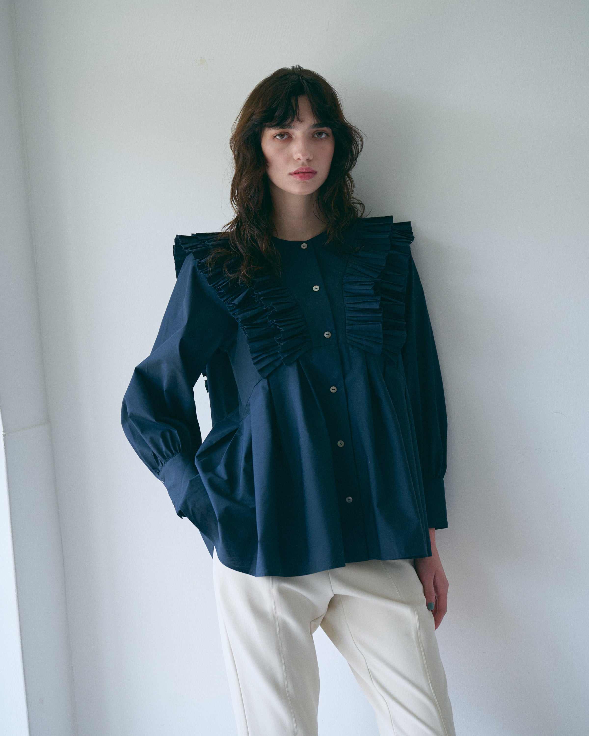 CITÉ DE LA MODE、ゴールド　プリーツ フリル　ブラウス CITÉ DE LA MODE ゴールド プリーツ フリル ブラウス - エルメス
