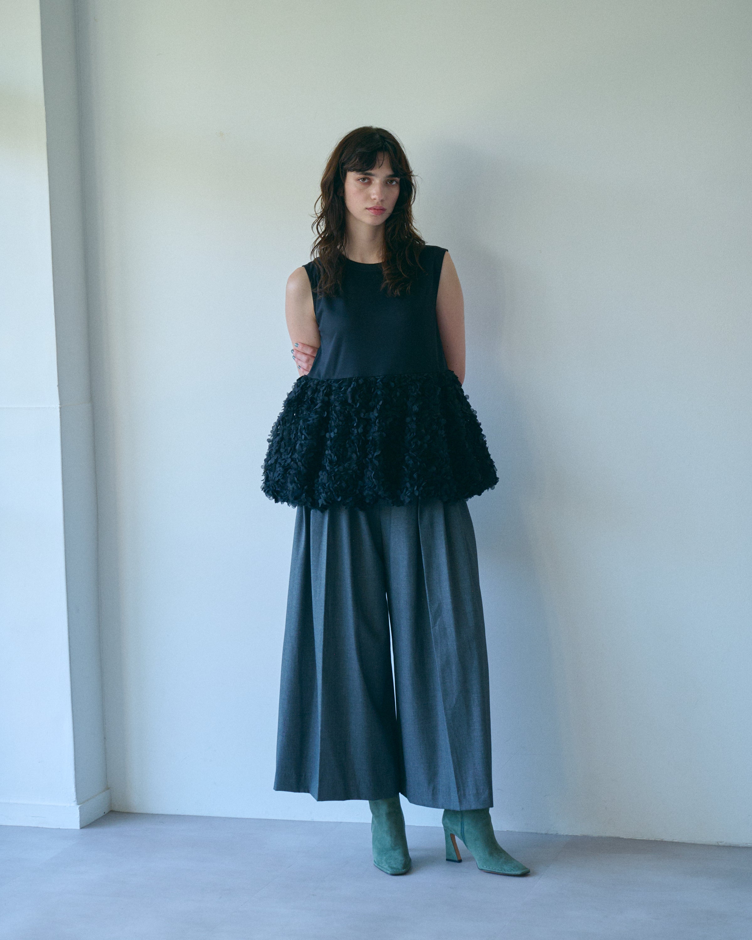 New Arrival】ボリュームフリルバルーンカットトップス – jemma